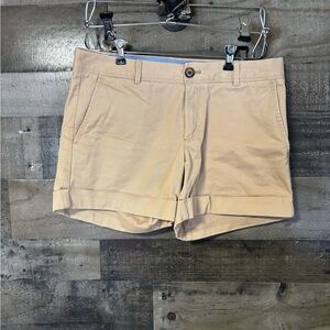 Banana Republic Women's Cuffed City Chino Shorts in Tan 4” leg 8” rise to waist.